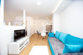 Newly refurnished apartment with large garden